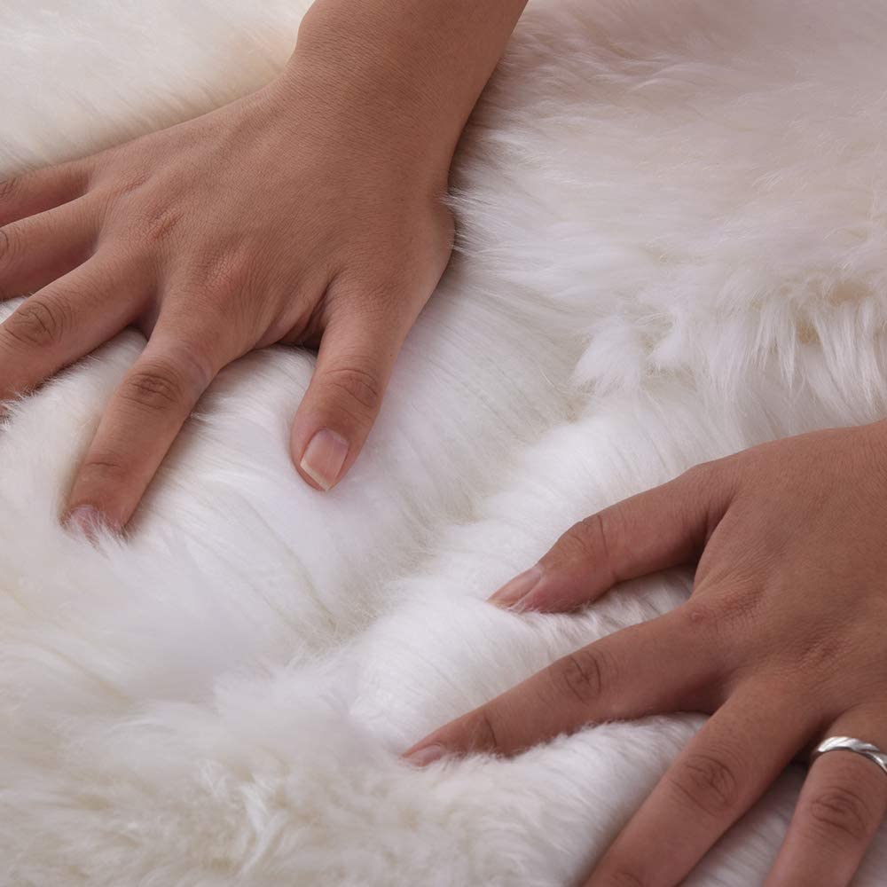 Faux Sheepskin Area Rug, Fluffy & Soft fur Rug